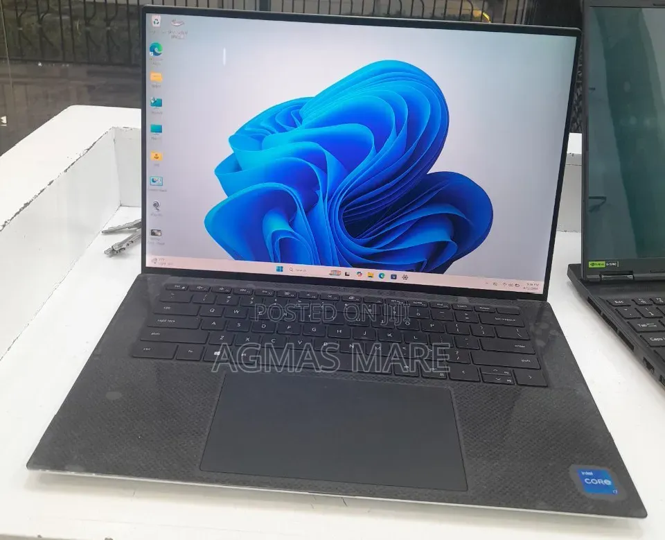 New Laptop Dell XPS 15 16GB Intel Core i7 SSD 512GB