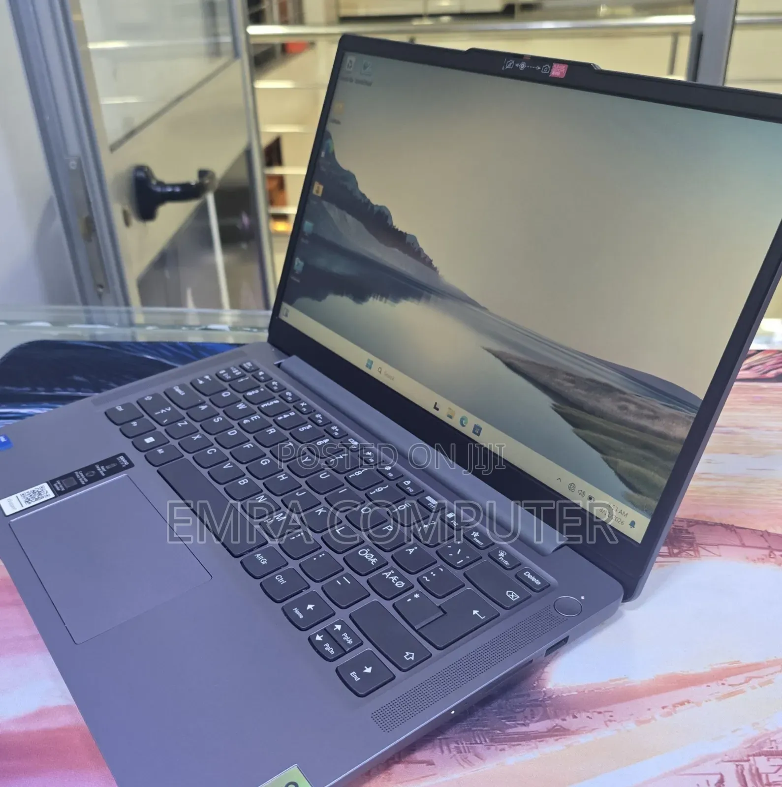 New Laptop Lenovo 8GB Intel Core i7 SSD 512GB