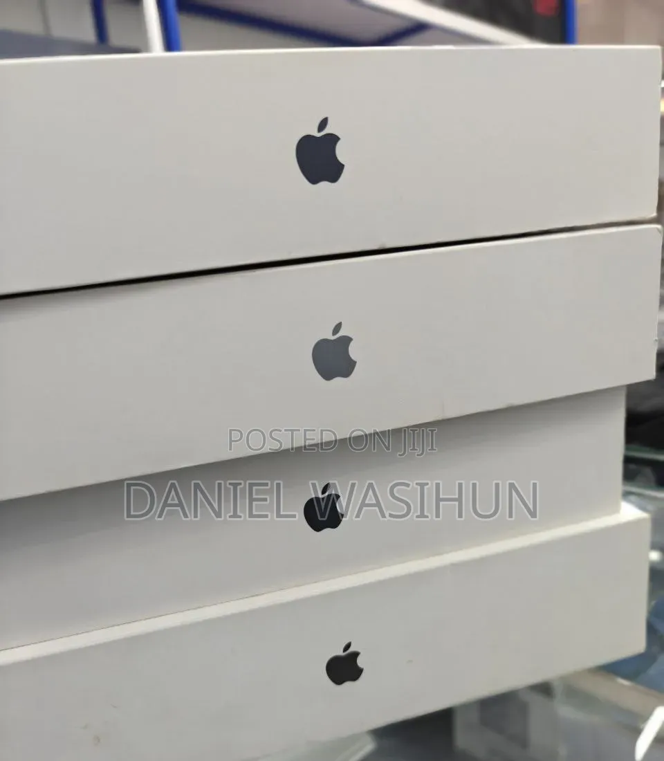 New Laptop Apple MacBook Pro 2025 M5 36GB Apple M5 Pro SSD 2T