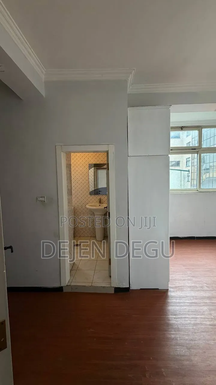 2bdrm Apartment in Yeka for rent
