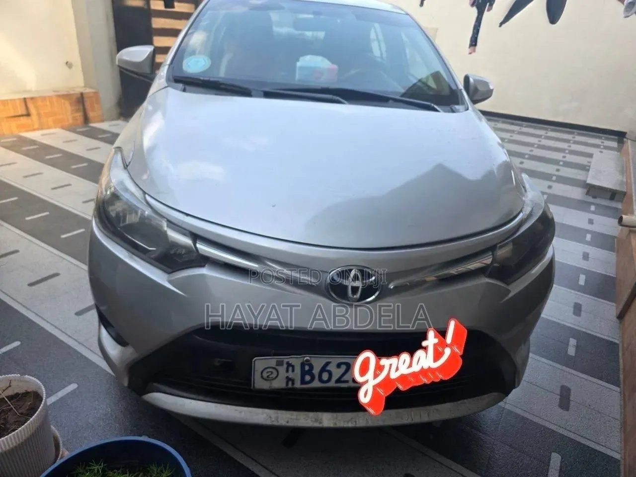 Toyota Yaris 2017 Silver