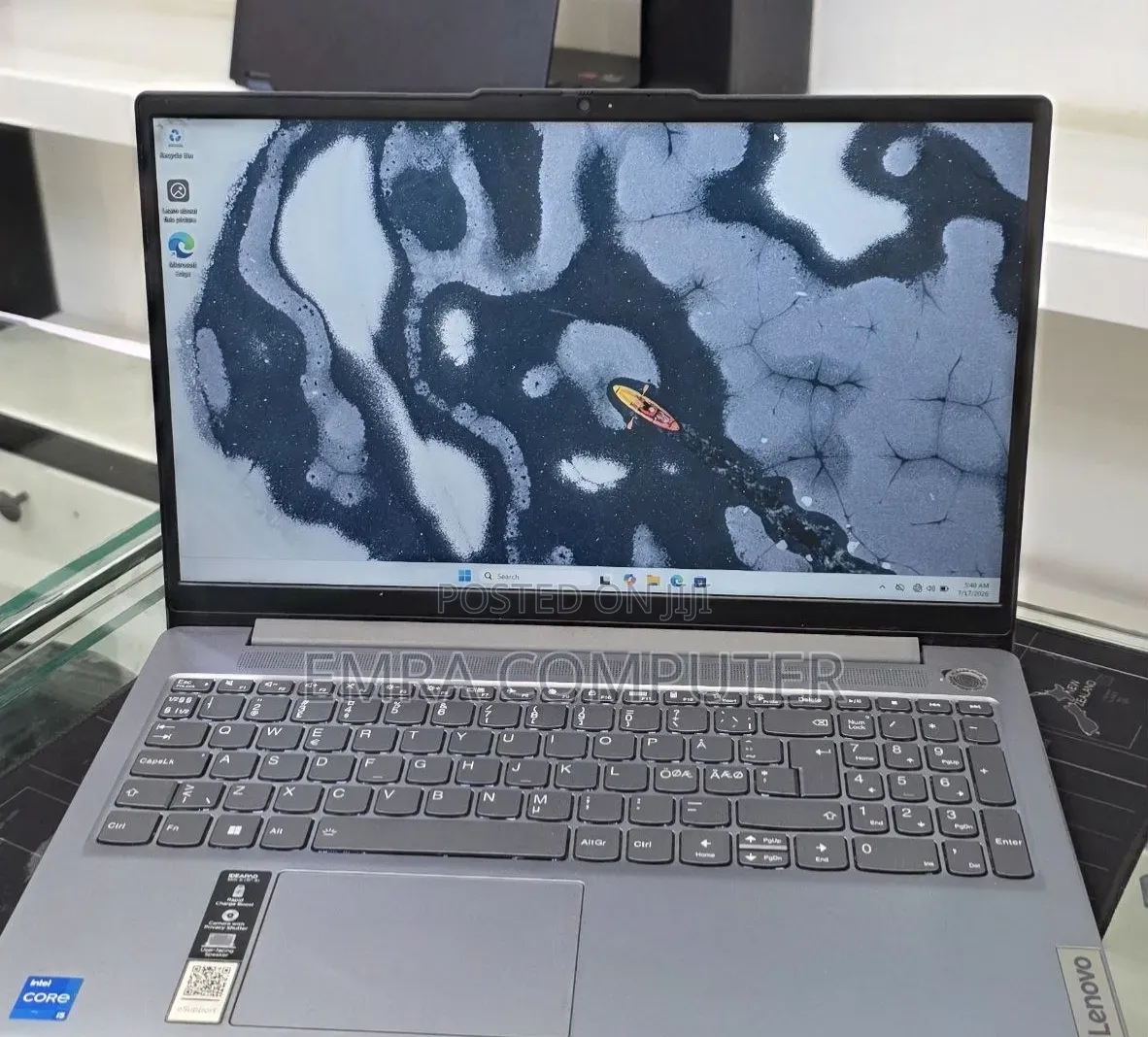 New Laptop Lenovo 8GB Intel Core i5 SSD 512GB