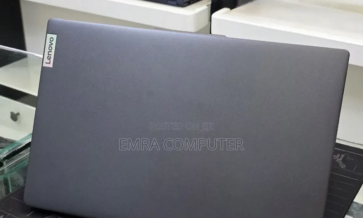 New Laptop Lenovo 8GB Intel Core i5 SSD 512GB