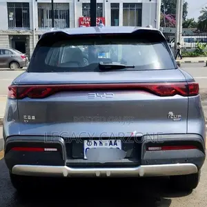 BYD Yuan Up 2025 Gray