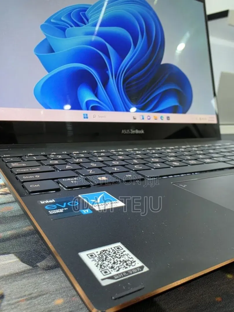 New Laptop Asus Zenbook 14 16GB Intel Core i7 SSD 512GB