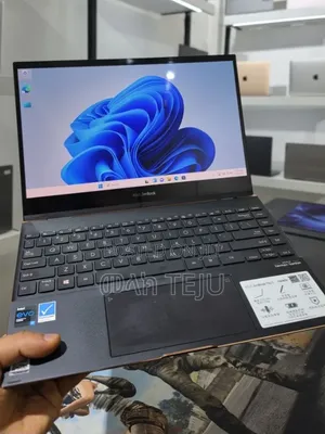 New Laptop Asus Zenbook 14 16GB Intel Core i7 SSD 512GB