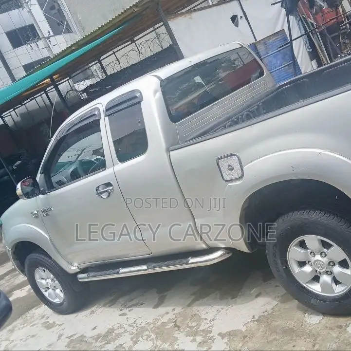 Toyota Hilux 2008 Gold