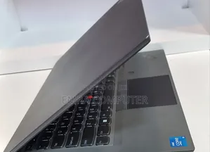 New Laptop Lenovo 16GB Intel Core i5 SSD 512GB