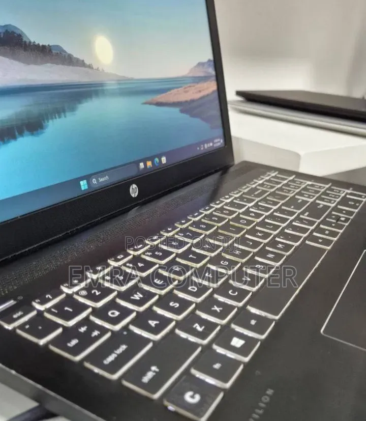 New Laptop HP 8GB Intel Core i7 SSD 256GB