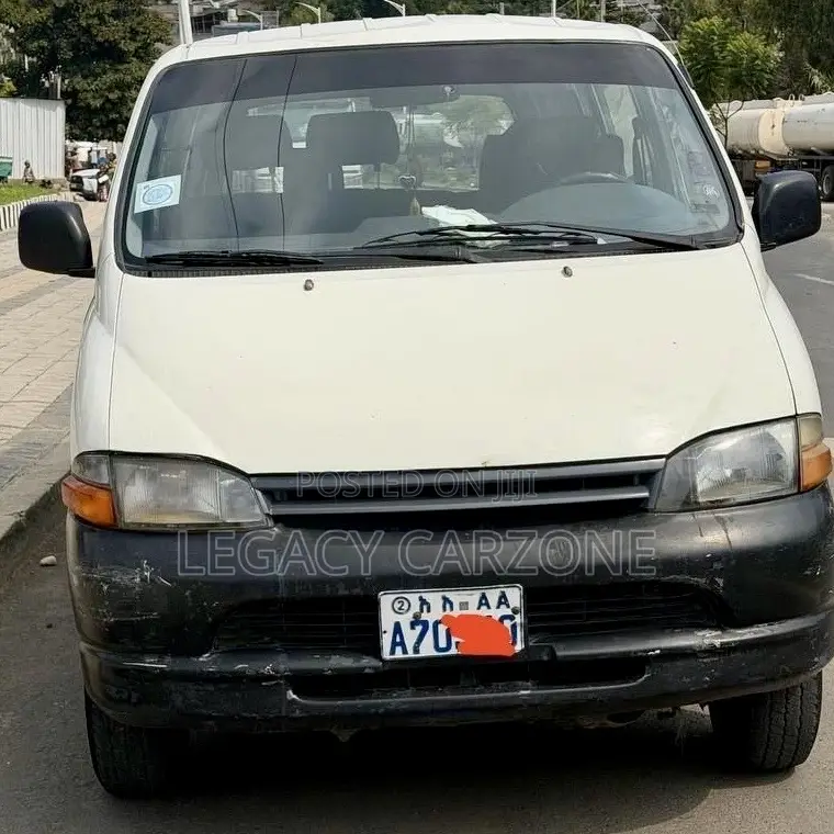 Toyota HiAce 2000 White