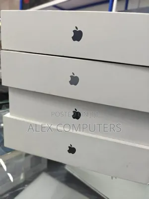 New Laptop Apple MacBook 36GB Apple M5 Pro SSD 2T