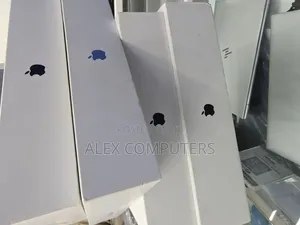New Laptop Apple MacBook 36GB Apple M5 Pro SSD 2T