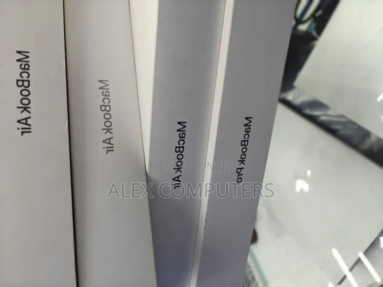 New Laptop Apple MacBook 36GB Apple M5 Pro SSD 2T