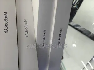 New Laptop Apple MacBook 36GB Apple M5 Pro SSD 2T