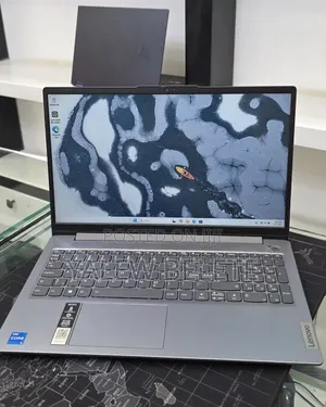 New Laptop Lenovo Ideapad 3 8GB Intel Core i5 SSD 512GB