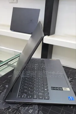 New Laptop Lenovo Ideapad 3 8GB Intel Core i5 SSD 512GB