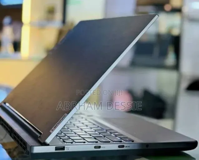 New Laptop Lenovo Legion 5 16GB AMD Ryzen 7 SSD 1T