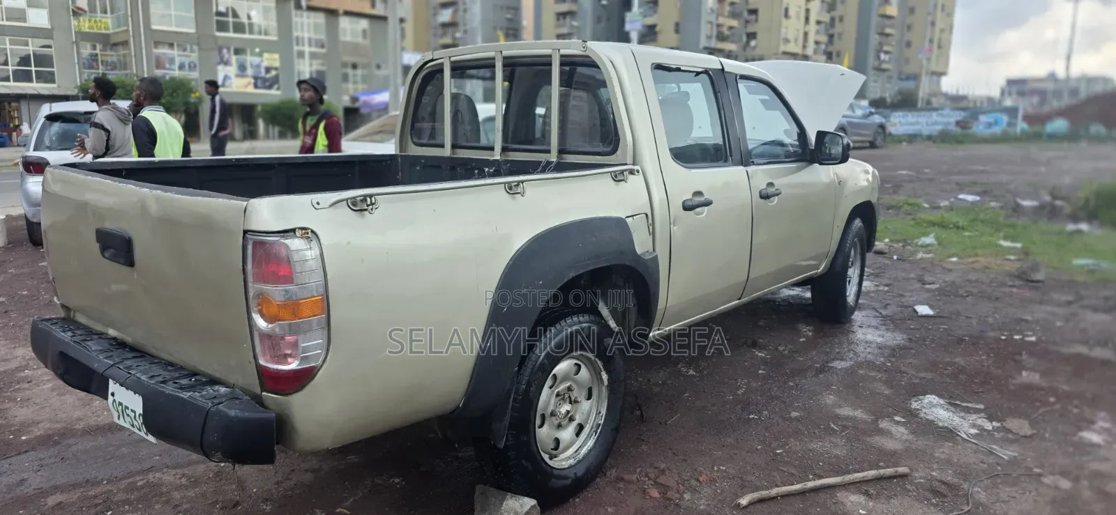 Mazda BT-50 2010 Gold