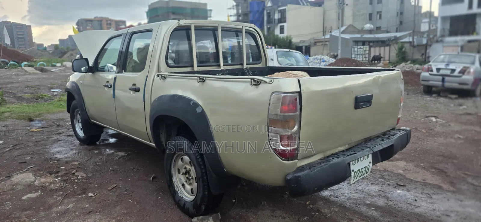 Mazda BT-50 2010 Gold