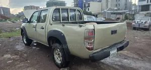Mazda BT-50 2010 Gold