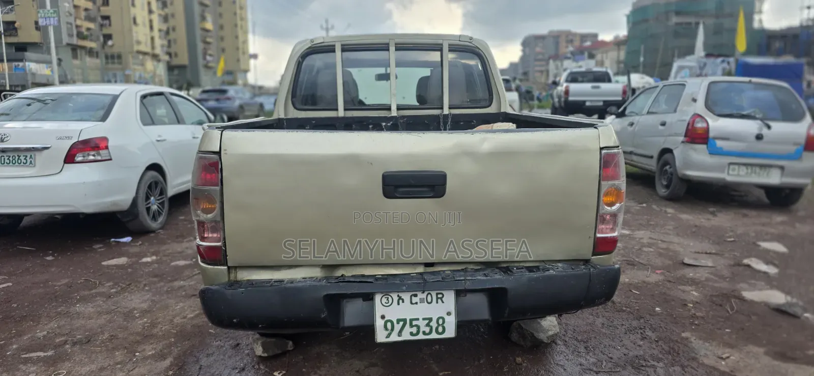 Mazda BT-50 2010 Gold