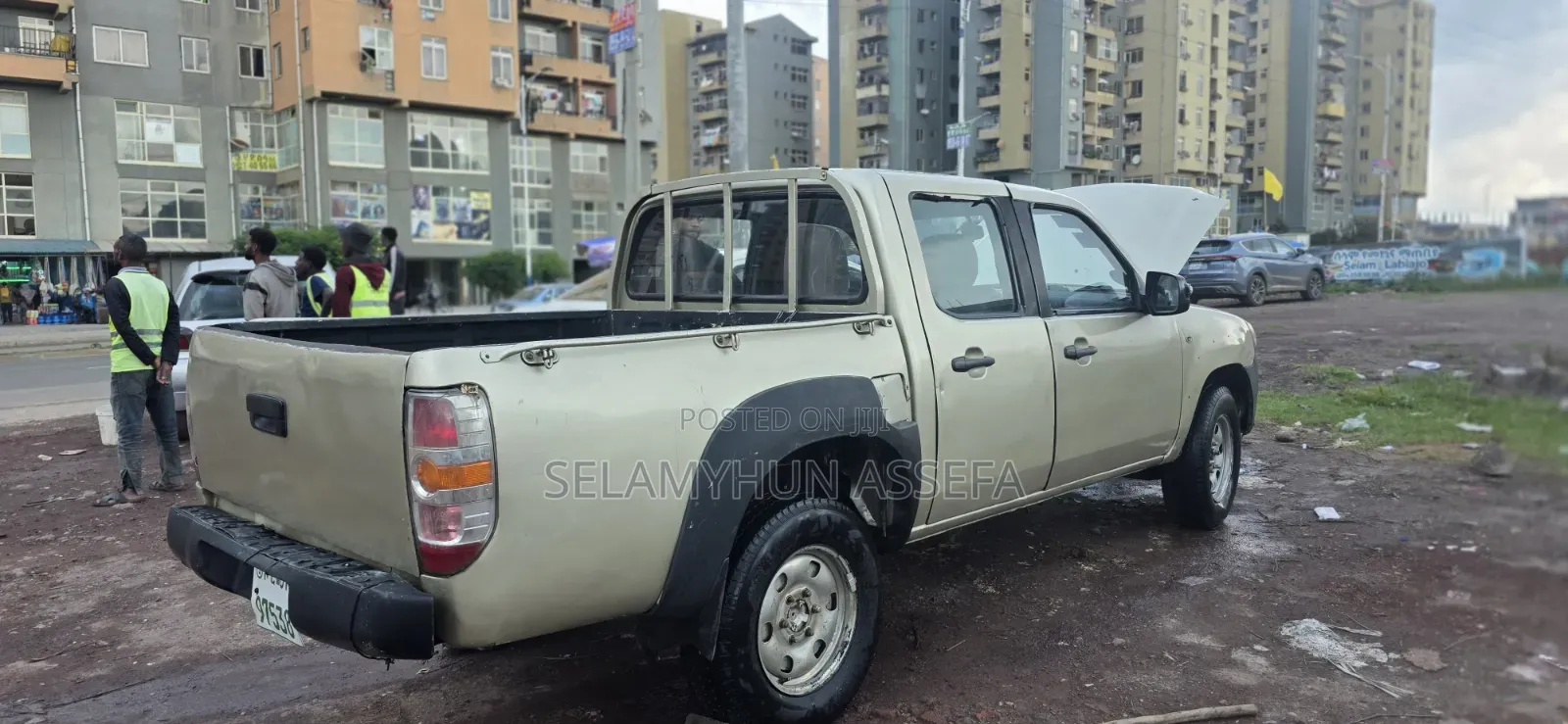 Mazda BT-50 2010 Gold
