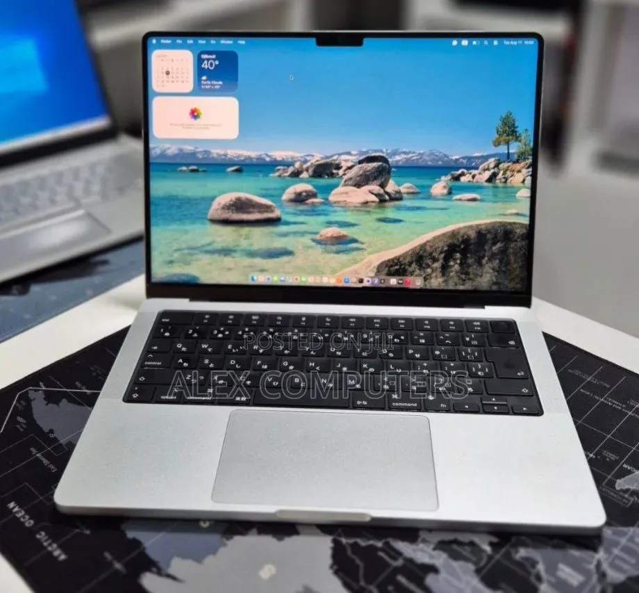New Laptop Apple MacBook 16GB Apple M4 SSD 512GB