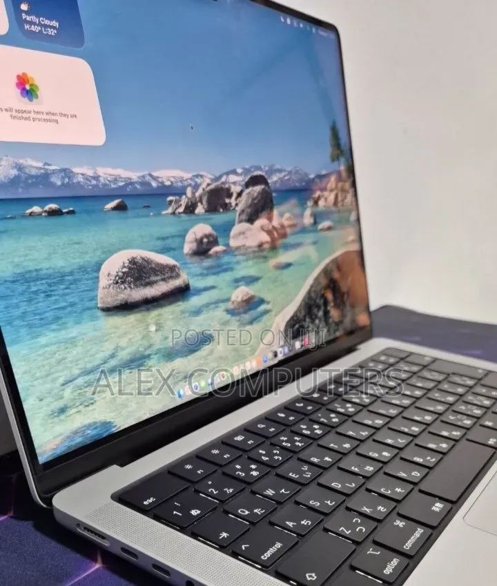 New Laptop Apple MacBook 16GB Apple M4 SSD 512GB