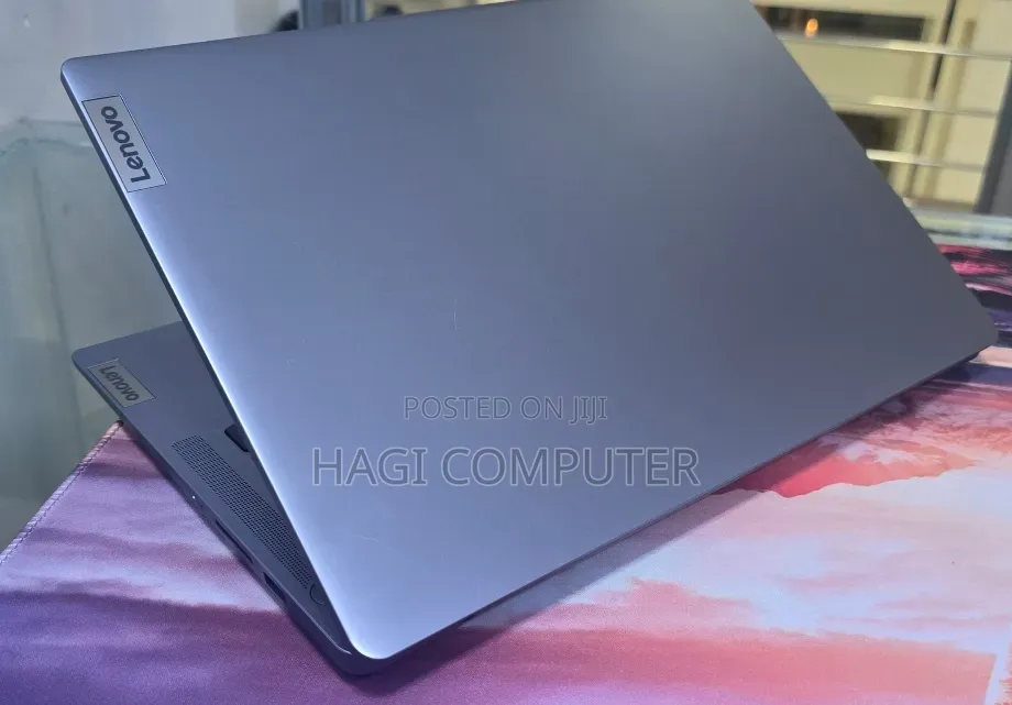 New Laptop Lenovo Ideapad 3 8GB Intel Core i5 SSD 512GB