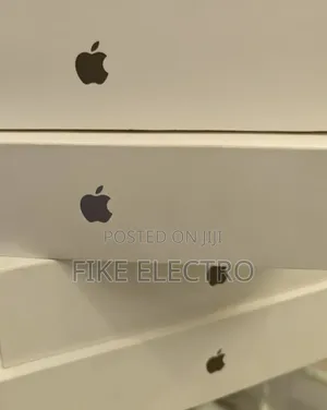 New Laptop Apple MacBook Pro 2025 M5 36GB Apple M5 Pro SSD 2T