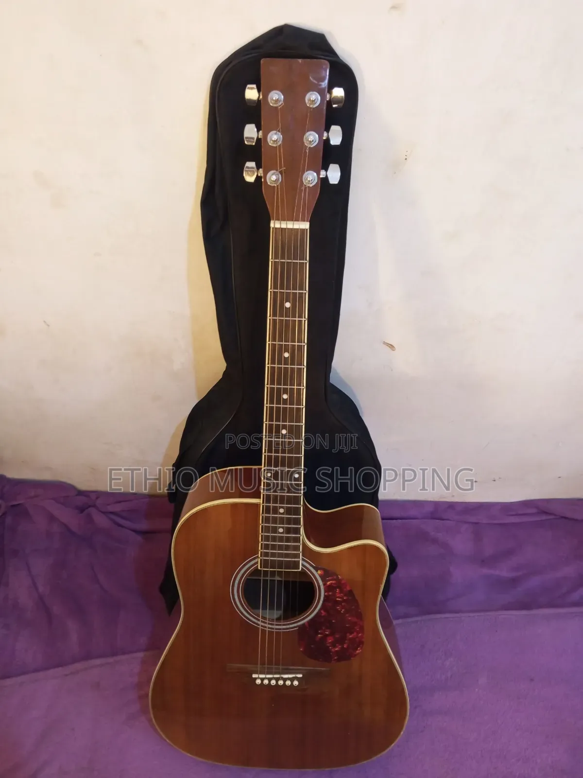 Box Guitar