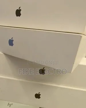 New Laptop Apple MacBook Pro 2025 M5 36GB Apple M5 Pro SSD 2T