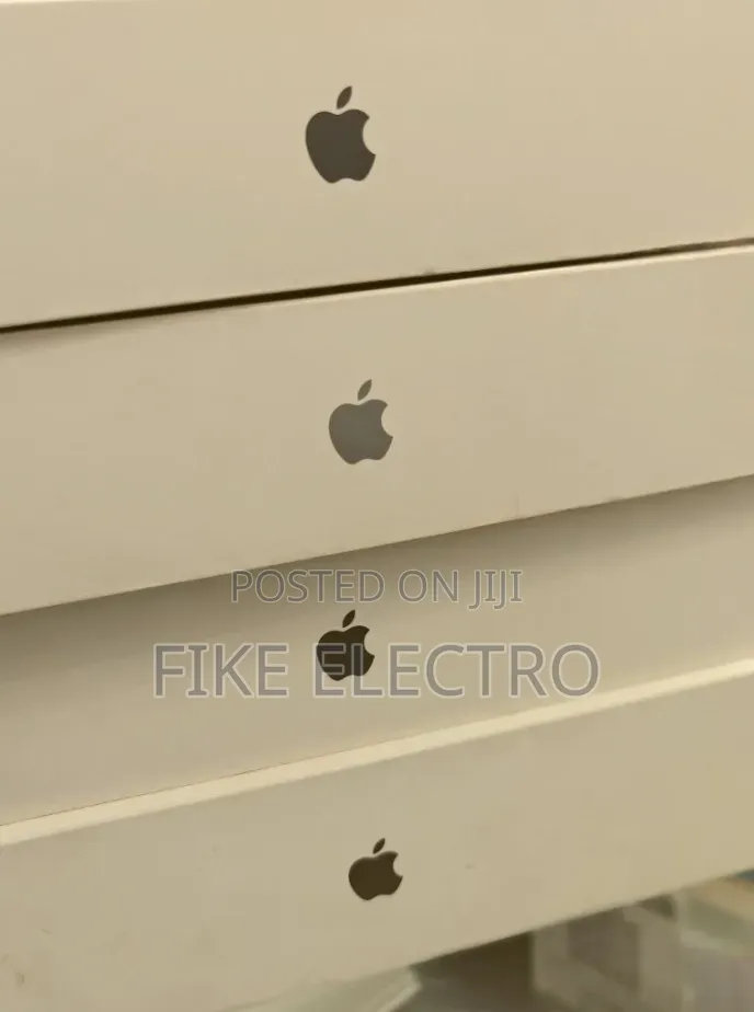 New Laptop Apple MacBook Pro 2025 M5 36GB Apple M5 Pro SSD 2T