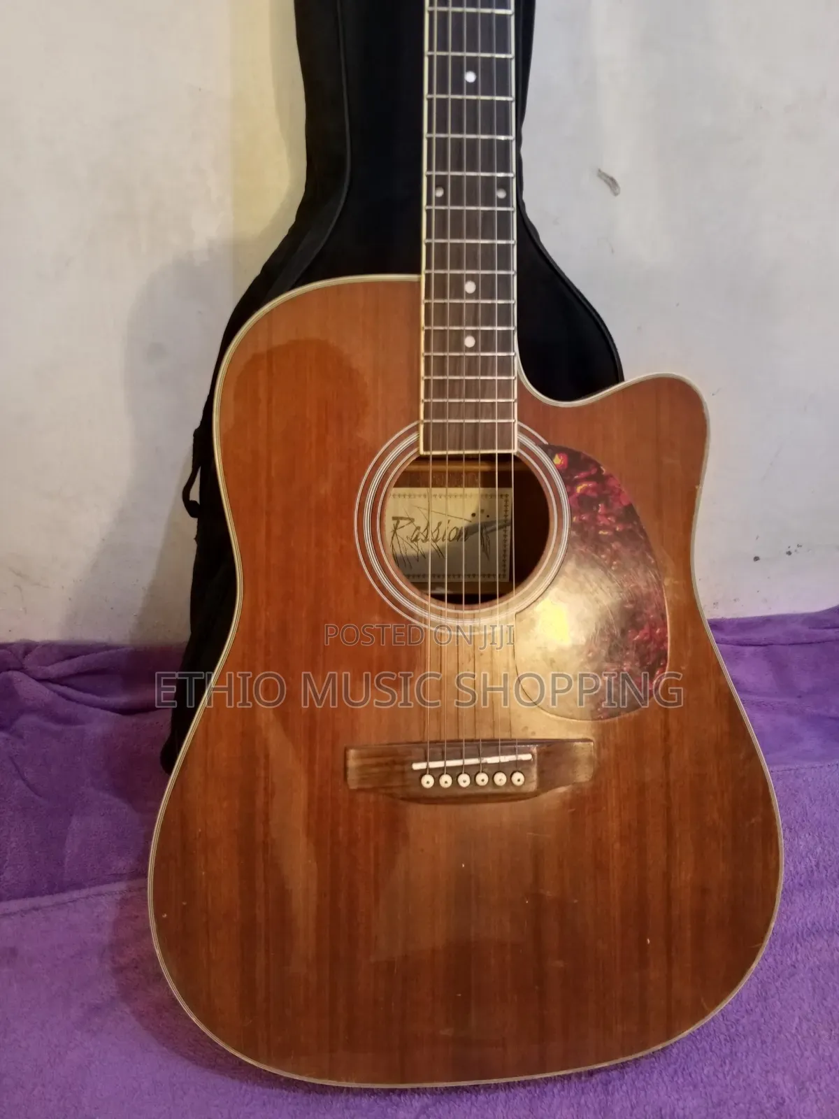 Box Guitar