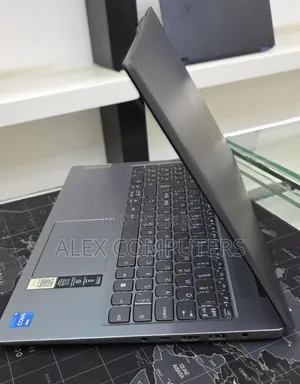 New Laptop Lenovo Ideapad 3 16GB Intel Core i5 SSD 512GB