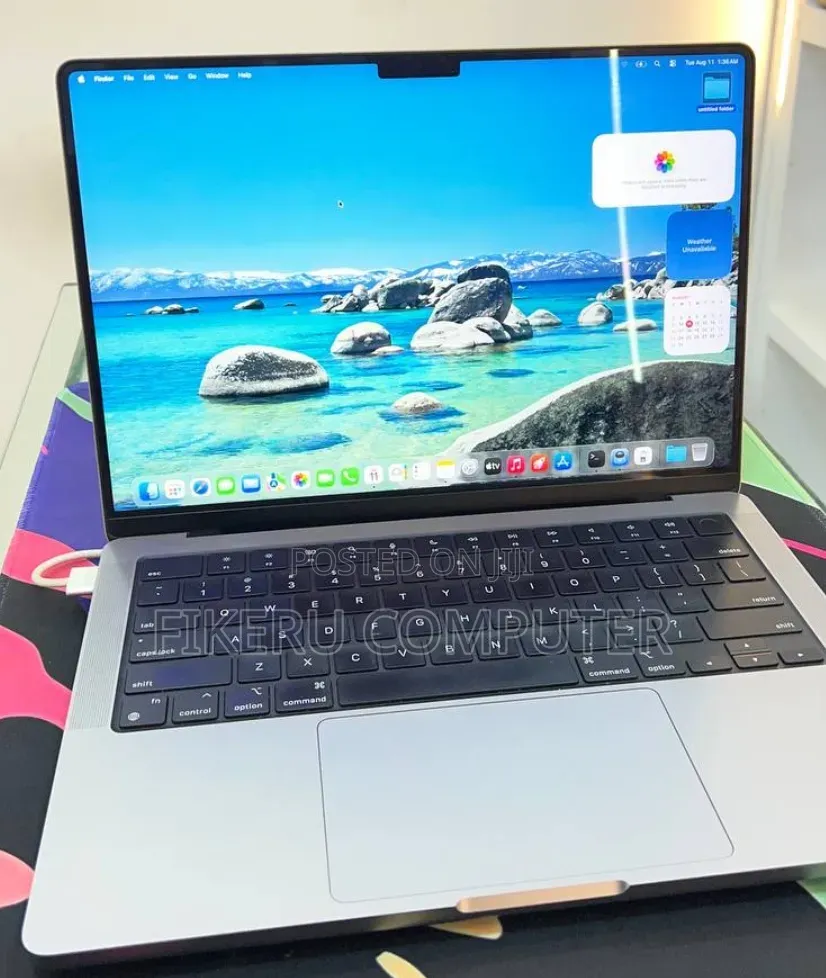 New Laptop Apple MacBook Pro 2023 M3 8GB Apple M3 Pro SSD 512GB