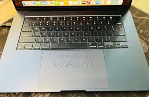 New Laptop Apple MacBook 8GB Apple M3 SSD 256GB