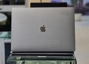 Laptop Apple MacBook Pro 2017 16GB Intel Core i7 SSD 512GB