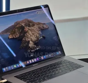 New Laptop Apple MacBook Pro 2018 32GB Intel Core i7 SSD 1T