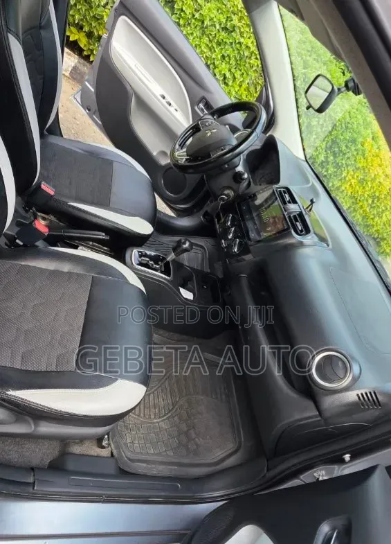 Mitsubishi Attrage 2021