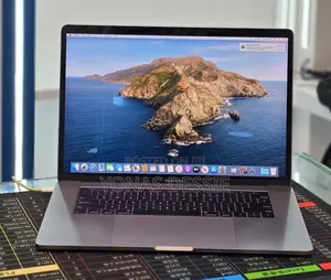 New Laptop Apple MacBook Pro 2018 32GB Intel Core i7 SSD 1T