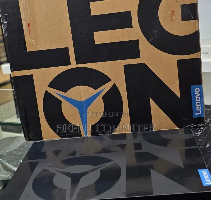 New Laptop Lenovo Legion 9 32GB AMD Ryzen 9 SSD 1T