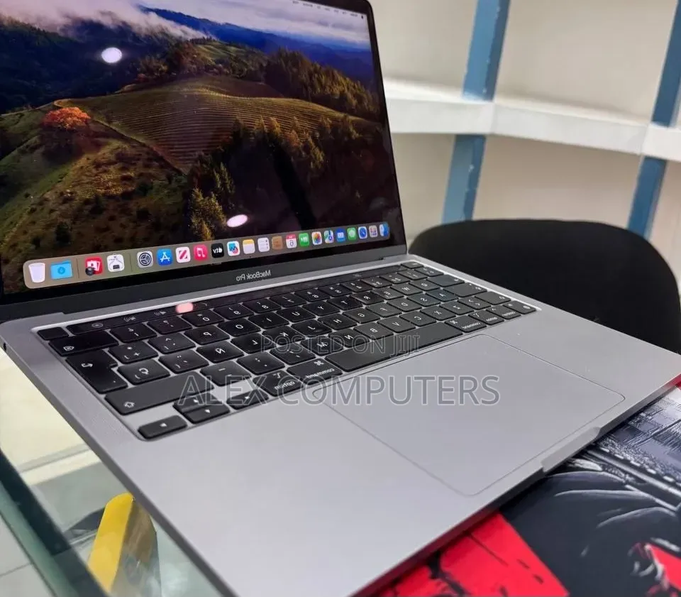New Laptop Apple MacBook 16GB Apple M1 Pro SSD 512GB