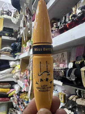 Yara Waterproof and Long Lasting Mascara Miss Betty