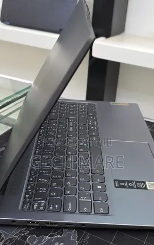 New Laptop Lenovo Ideapad 3 8GB Intel Core i5 SSD 512GB