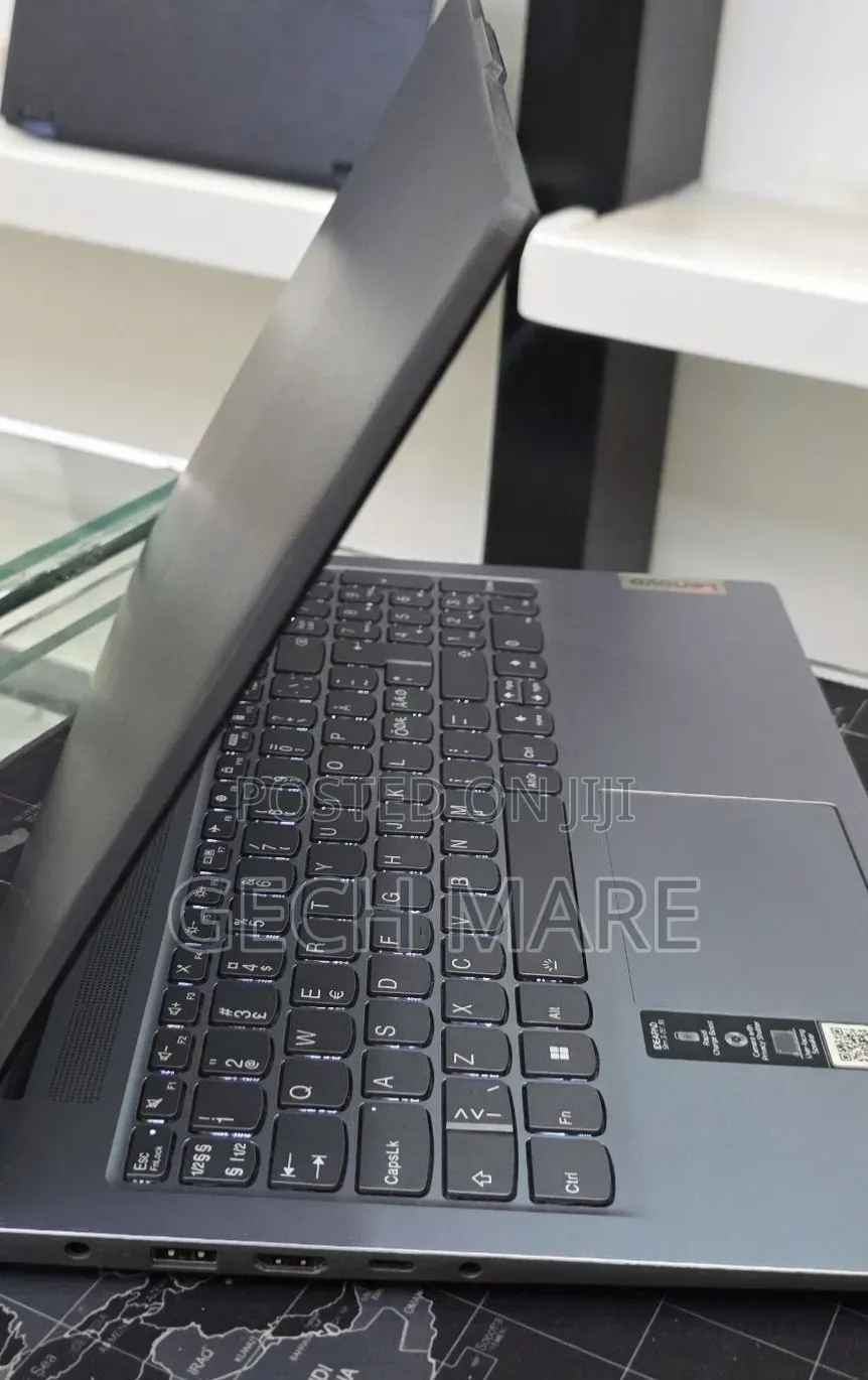 New Laptop Lenovo Ideapad 3 8GB Intel Core i5 SSD 512GB