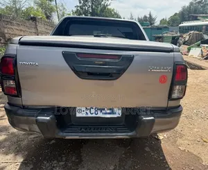 Toyota Hilux 2020 Gray