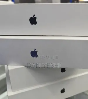 New Laptop Apple MacBook Pro 2025 M5 36GB Apple M5 SSD 2T
