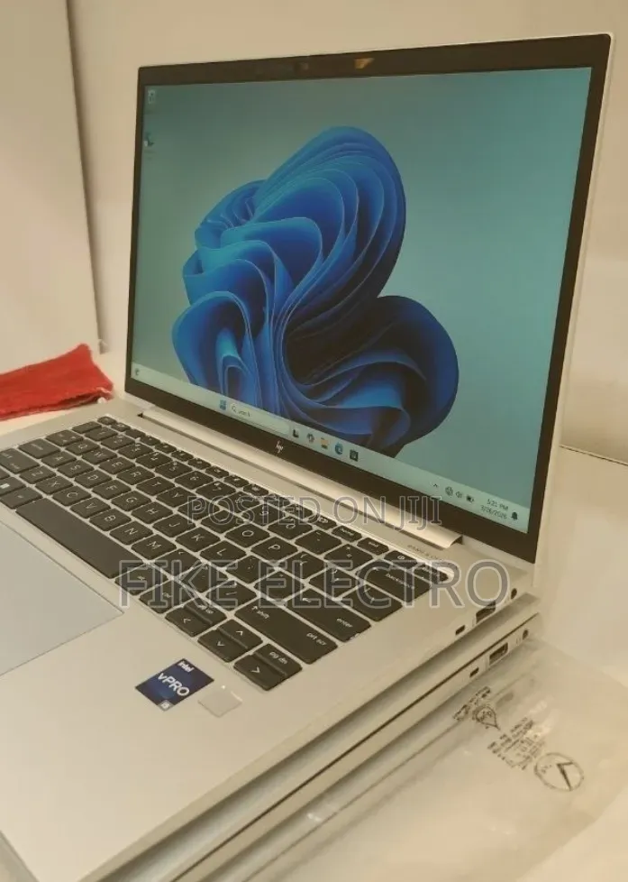New Laptop HP EliteBook 830 G9 16GB Intel Core i5 SSD 512GB