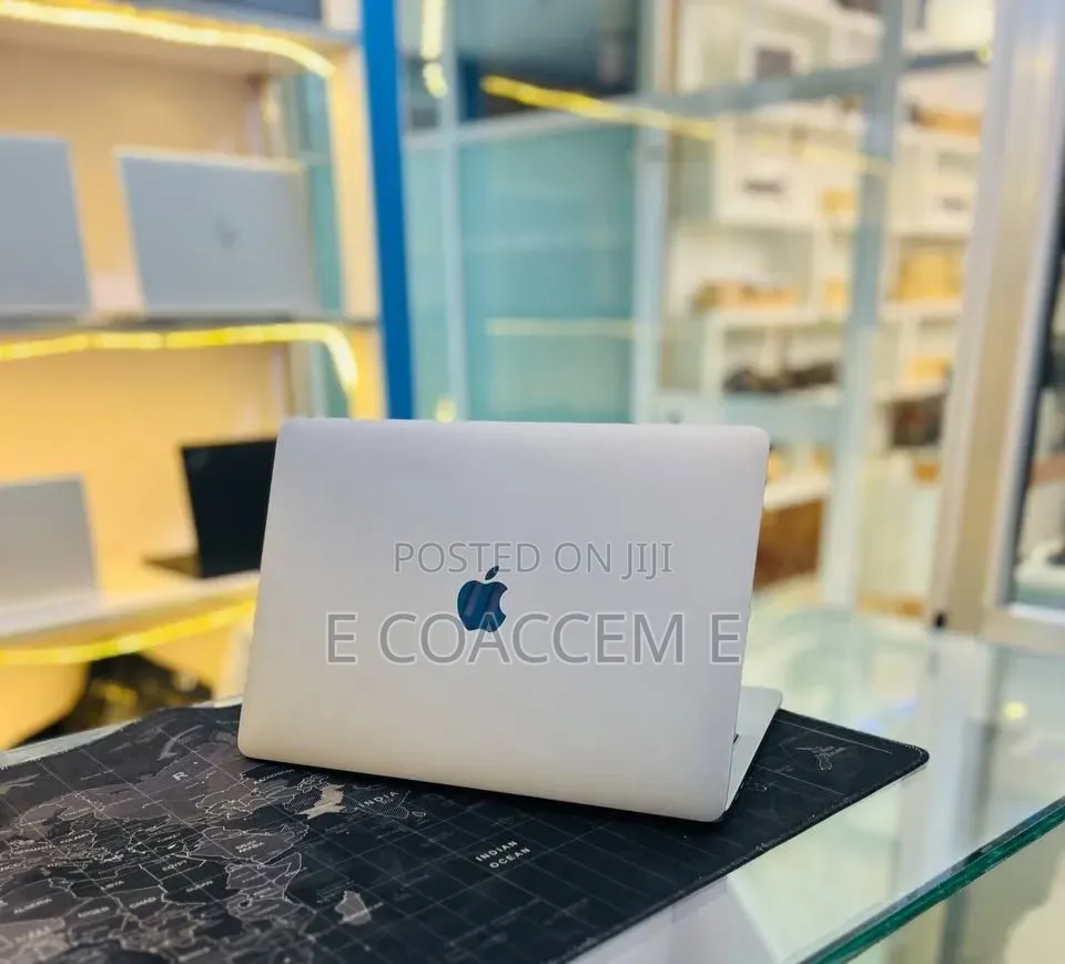 New Laptop Apple MacBook 8GB SSD 512GB